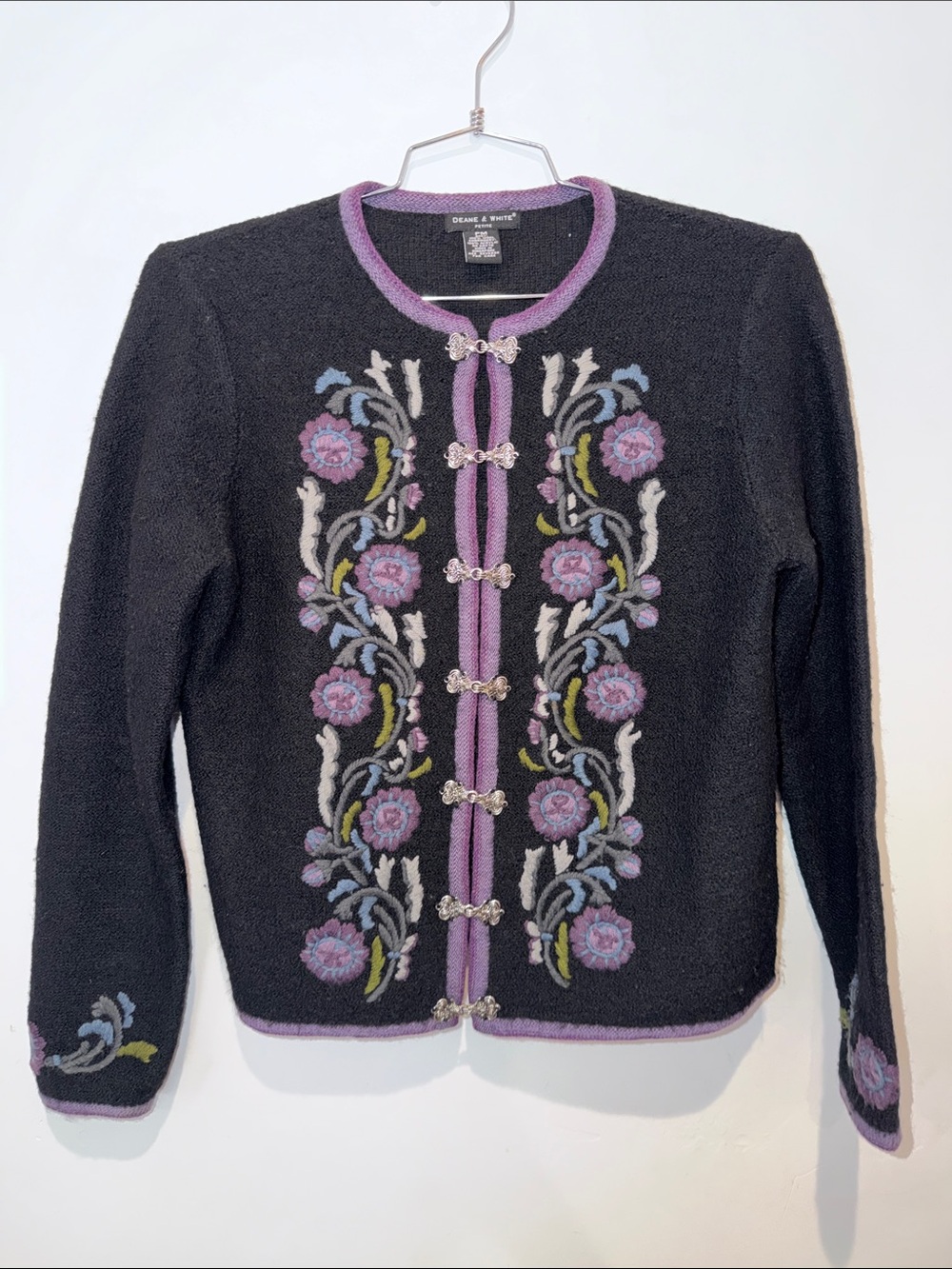 Deane & White Wool Sweater Black With Purple Flowers Women's Size Medium